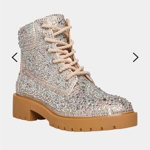 Betsey Johnson Hudsn Rhinestone lace up workboot in like new condition size 8.5